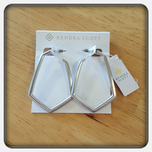 NWT Kendra Scott Silver Lonnie Earrings
